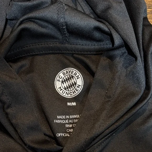 Black and Red FC Bayern Hoodie - Picture 4 of 5